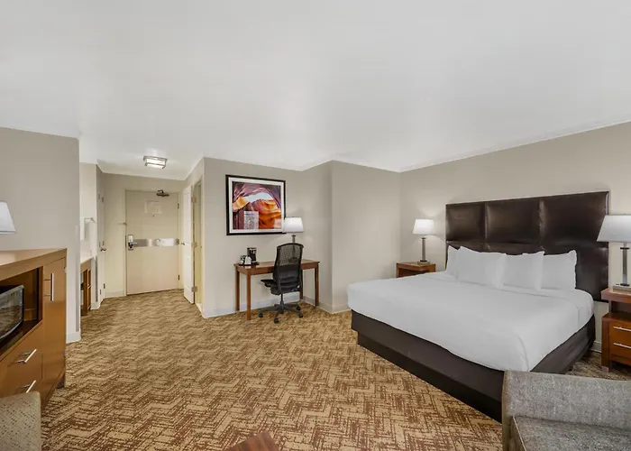 Best Western Plus Northwoods Inn